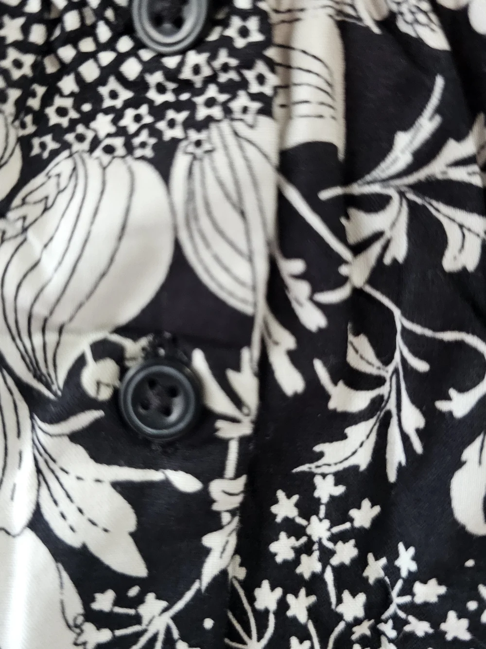 GAP Black & White Floral Print Women’s Top